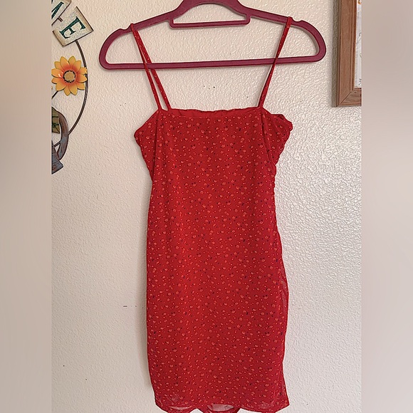 Nasty Gal Red Floral Ruched Dress - Picture 3 of 6